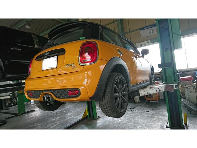 MINI F56 フェンダーアーチ　ホイールタイヤ　交換です。