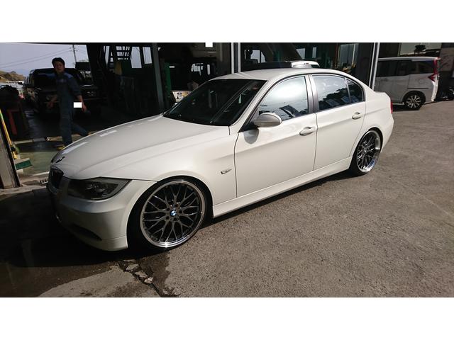 ＢＭＷ　E９０　３シリーズ　車高調組み付けです。