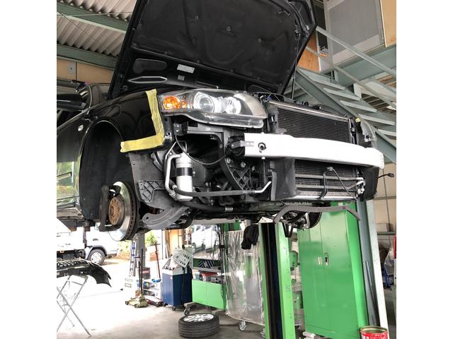 アウディＡ４　車検で入庫です。