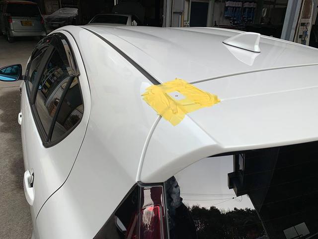トヨタ　アクア　リヤウイング塗装取付