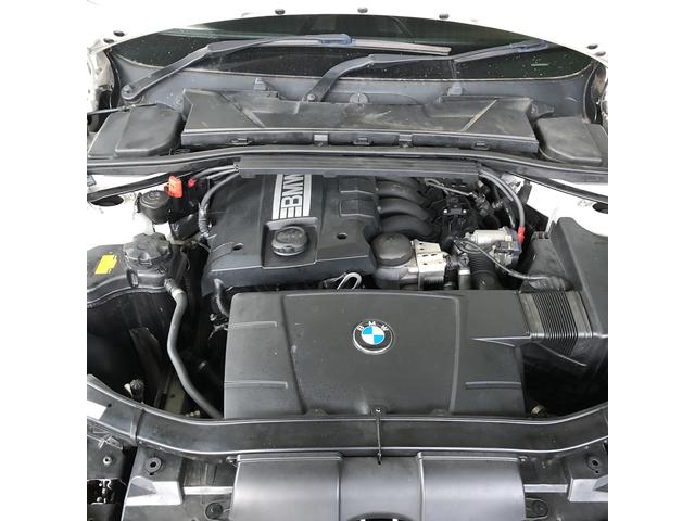BMW E90 ３シリーズ　車検で入庫です。