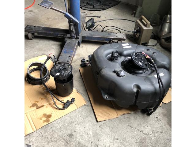 bosch メルセデスベンツディーゼルアドブルーヒーター+レベルセンサー