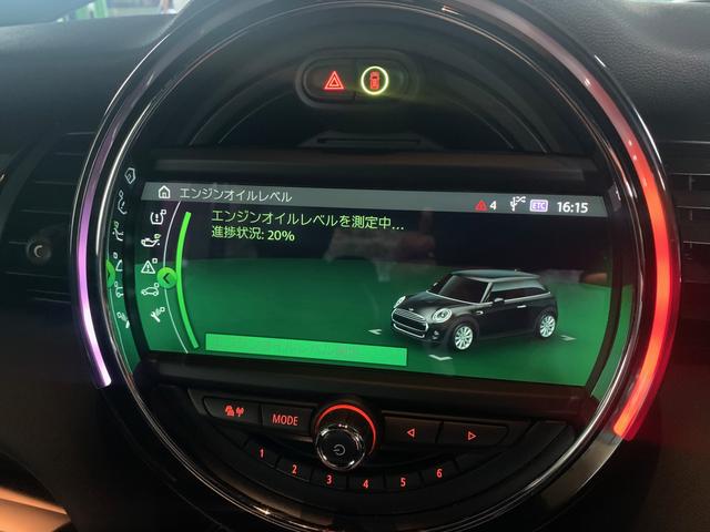 ＭＩＮＩ　Ｆ５６　ＪＣＷ　オイル交換で入庫です。