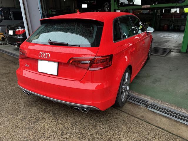 Audi　S３　バッテリー交換で入庫です。