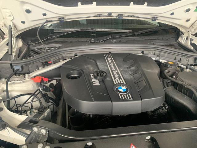 BMW　X3　エンジンオイル交換です。