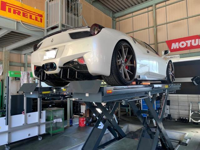 フェラーリ　F458　定期点検で入庫です。