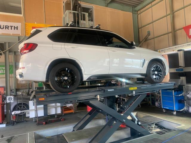 BMW　X5　車高がベタベタに