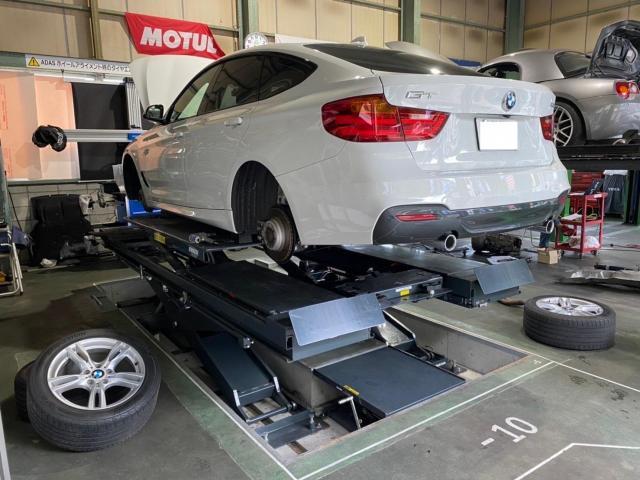 BMW　３シリーズ　GT　定期点検です。