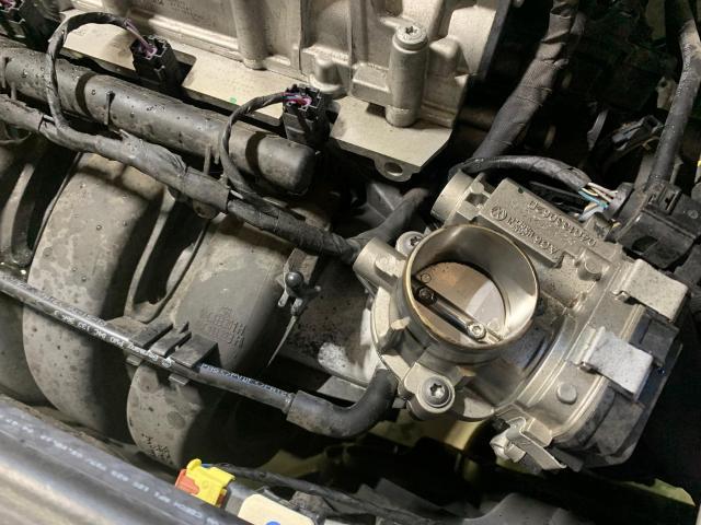 フォルクスワーゲン　UP　車検整備でご入庫です。