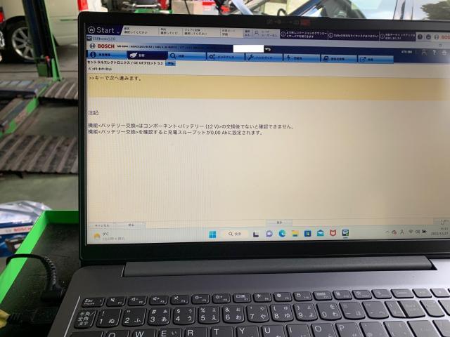 ベンツ　AMG　A35　バッテリー交換で御入庫です。
