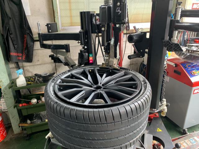 BMW G05 X5 タイヤホイール交換です。|グーネットピット BMW G05 X5 タイヤホイール交換です。|グーネットピット