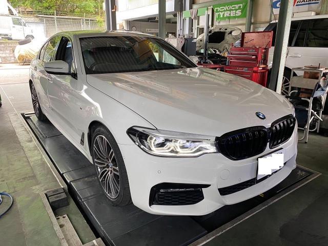 BMW G30　５シリーズ　タイヤ交換とエンジンオイル交換です。