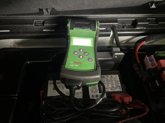 メルセデス・ベンツ　Ｅクラス　グー故障診断（コンピュータ診断）車検・バッテリー交換