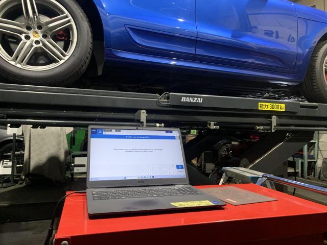 ポルシェ　マカン　ミッション・駆動系修理・整備・PDKオイル交換