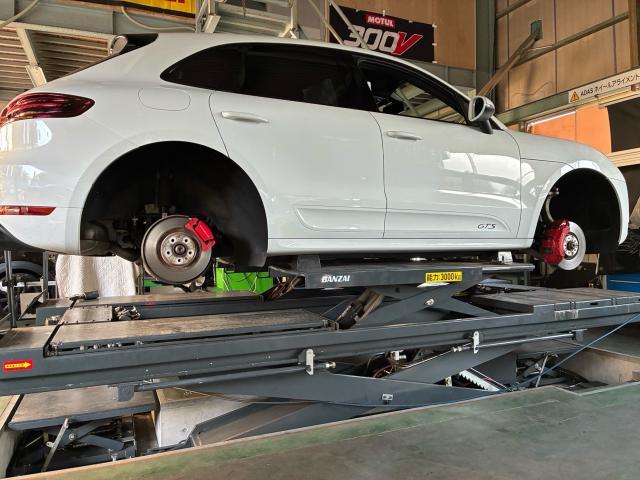 ポルシェ　ケイマン　ホイール・タイヤ交換