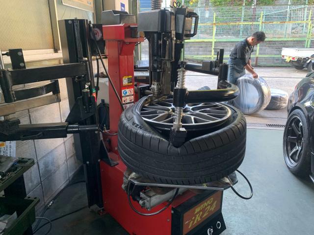 ポルシェ　ケイマン　ホイール・タイヤ交換