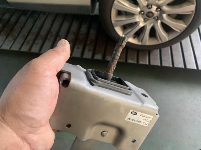 ランドローバー　レンジローバー　内装補修・修理・天井張り替え