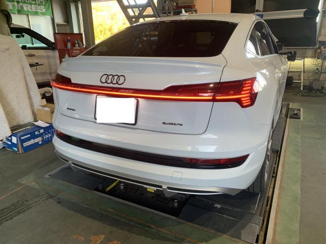 アウディ　ｅ－トロン　ホイール・タイヤ交換