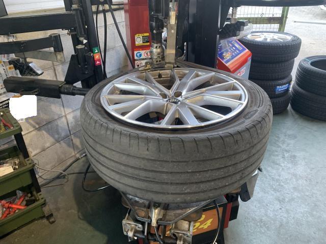 アウディ　ｅ－トロン　ホイール・タイヤ交換
