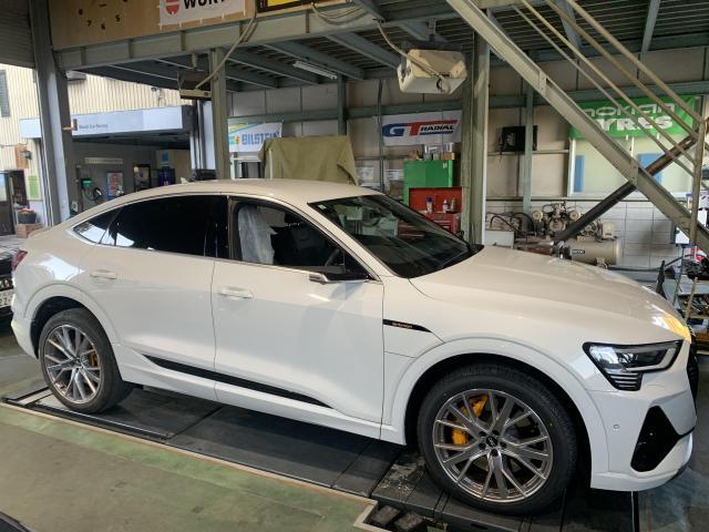 アウディ　ｅ－トロン　ホイール・タイヤ交換