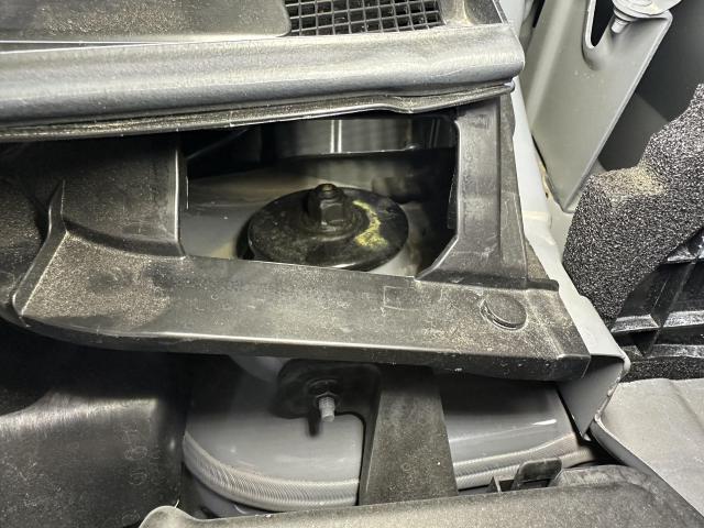 日産 オーラ 型式：FSNE13　サスペンション・足回りパーツ取付 BLITZ車高調整キット ダウンサス ドレスアップ　広島市 西区 商工センター