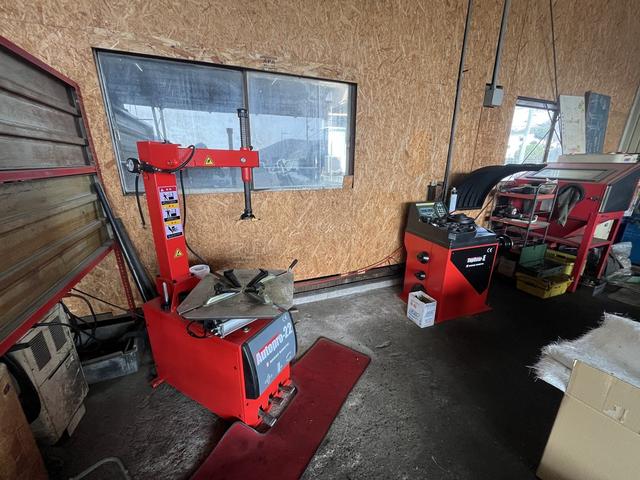 持込でのタイヤ交換大歓迎受付中！！ネットで購入された方などお気軽にお問い合わせください！！