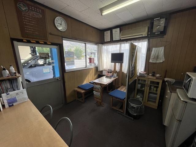 作業をお持ちの間はのんびりお待ち下さいね！お預かりする場合は代車のご用意もＯＫです！！