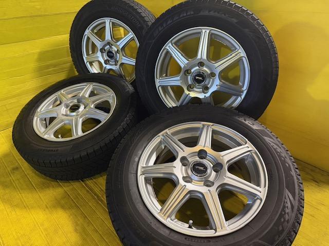 トヨタ　ノア　パーツ情報
ノア、VOXY、エスクァイア、セレナなどに装着できる15インチスタッドレスセット入庫です！
TOPRUN　15インチ　ブリヂストンスタッドレス付！
