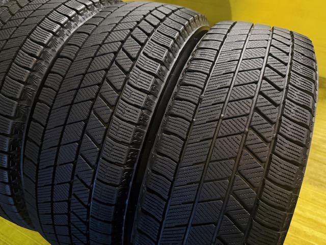 トヨタ　ノア　パーツ情報
ノア、VOXY、エスクァイア、セレナなどに装着できる15インチスタッドレスセット入庫です！
TOPRUN　15インチ　ブリヂストンスタッドレス付！