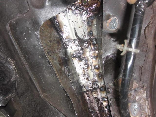 エクストレイル　NT30　腐食修理　錆穴も鉄板あてて修理