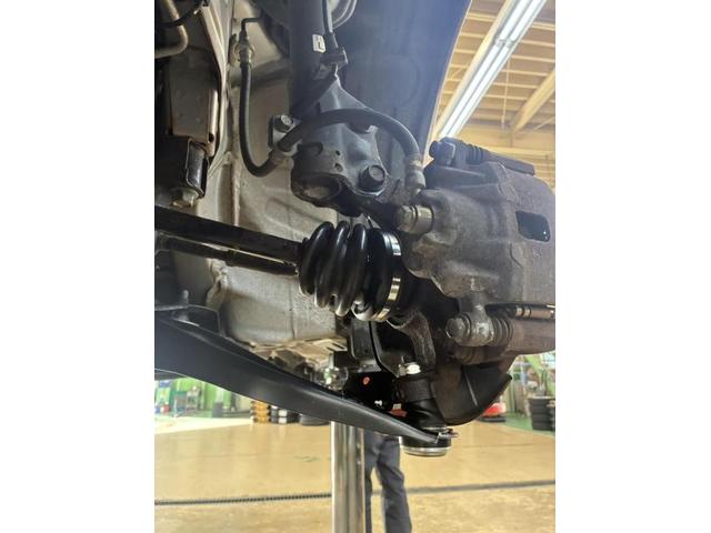 ホンダ　Ｎ－ＢＯＸ　サスペンション・足回り修理・整備　ドライブシャフトブーツ交換　シーズンタイヤ交換　車検　法定点検　石川県　小松市　能美市　土曜日営業　ポルトガル語　ベトナム語　対応