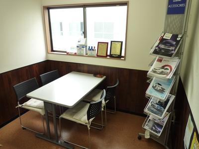 新車・中古車も販売