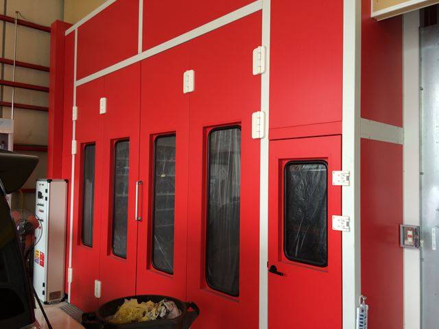 自社塗装ブース完備しています。