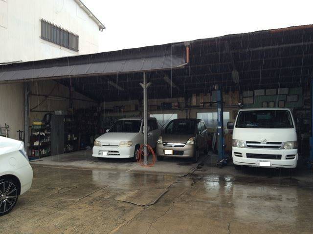 経験豊富な整備士がお車をキッチリ整備いたします。