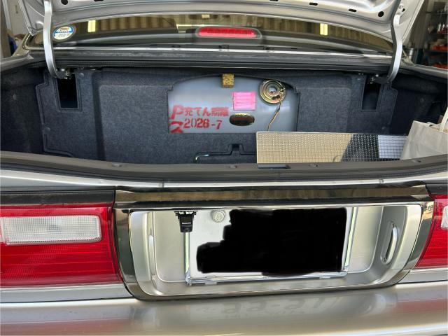 セドリック　内装品取付