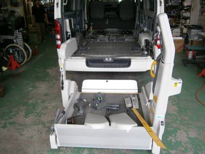 福祉車両のメンテナンス・架装