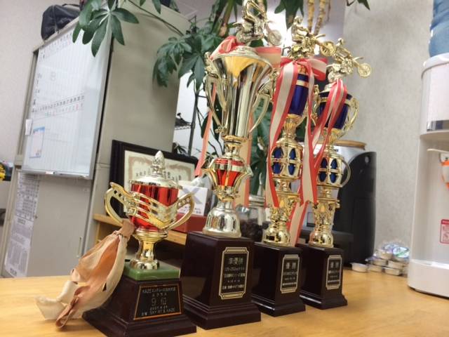 モトクロスの大会で数々のトロフィーも頂きました！