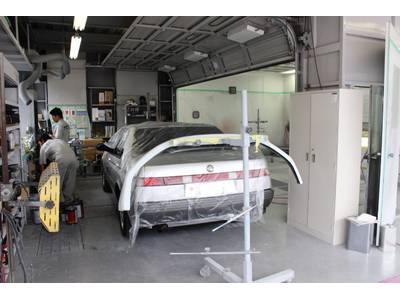 塗装ブース完備でキズやヘコミもお任せ！
