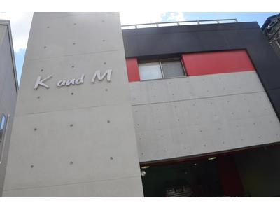K and Mの画像
