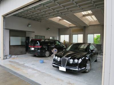 鈑金塗装お任せください。