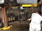 下回りの清掃です。普段見えないところは意外と汚れていますよ。さびなどにも繋がりますので定期的に