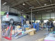 小さな工場ですが、お客様のお車をしっかり直します。