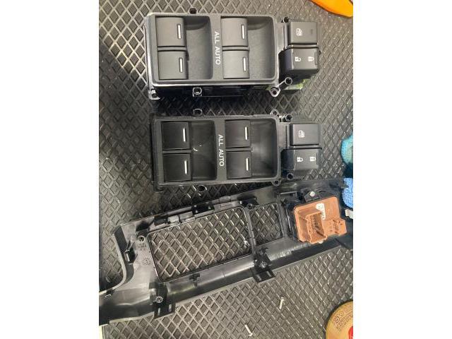 ホンダ オデッセイ ハイブリッド RC4 パワーウィンドウスイッチ ホンダ オデッセイ ハイブリッド RC4 パワーウィンドウスイッチ