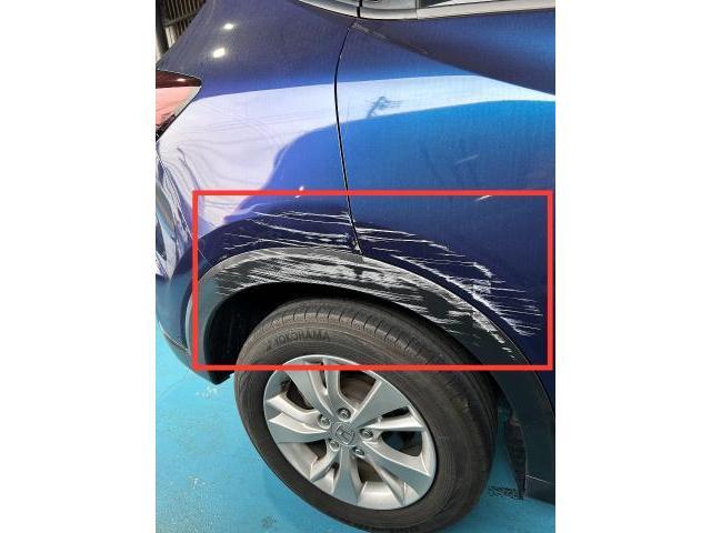 ホンダ　ヴェゼル　クォーターパネル　リアドア　アーチモール　鈑金