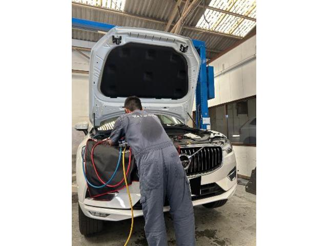 ボルボ ＸＣ６０　エアコンコンプレッサー交換