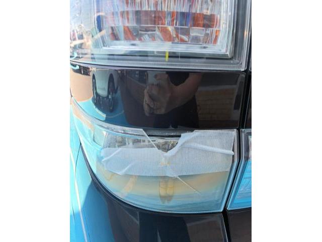 トヨタ　ヴェルファイア　テールランプ　交換