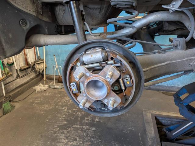 ホンダ　Ｎ－ＢＯＸ　リアホイールシリンダーカップ　交換