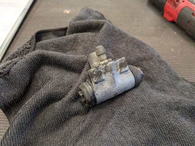 ホンダ　Ｎ－ＢＯＸ　リアホイールシリンダーカップ　交換