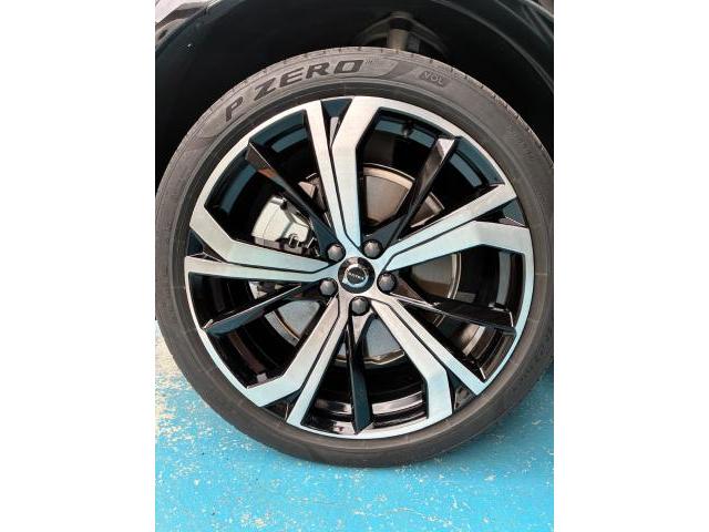 ボルボ　ＸＣ６０　ホイールキズ修理　フロントドアへこみ修理