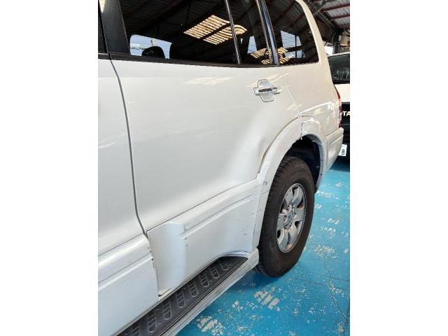 三菱 パジェロ 鈑金 側面 傷